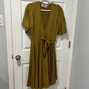 Stunning mustard vintage style wrap dress